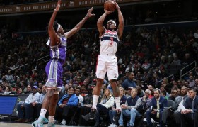 福克斯全能表现国王加时险胜开拓者保留季后赛希望