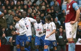 鲍文双响炮发威,西汉姆联主场击退阿斯顿维拉全取三分