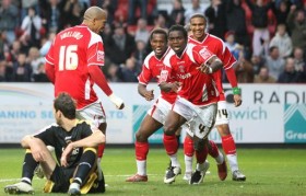 柏林联合定位球战术奏效,头球破门锁定胜局