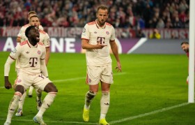 穆西亚拉突破造杀伤,助攻双响助力拜仁登顶