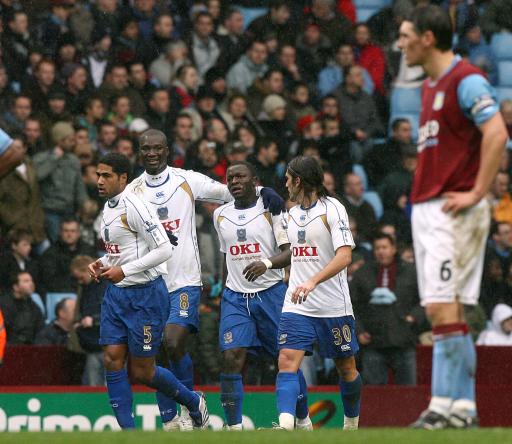  鲍文双响炮发威，西汉姆联主场击退阿斯顿维拉全取三分  