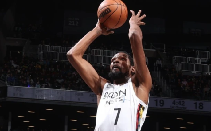 米切尔单节二十一分,骑士击溃活塞取三连胜  米切尔单节二十一分,骑士击溃活塞取三连胜