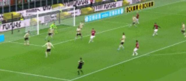 AC米兰新援闪耀首秀破门助力球队登顶  AC米兰新援闪耀首秀破门助力球队登顶